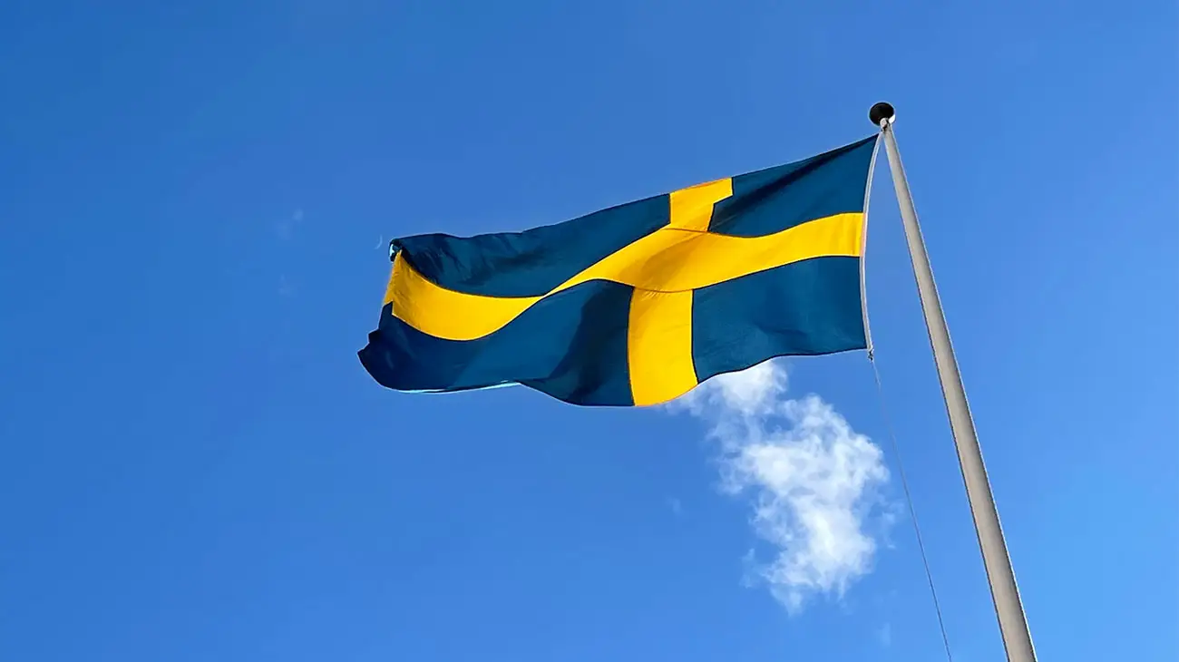 Překonává počáteční vysoce účinná léčba u roztroušené sklerózy strategii postupné eskalace léčby? Srovnání pacientů s relabující-remitentní roztroušenou sklerózou v českém a švédském národním registru roztroušené sklerózy.