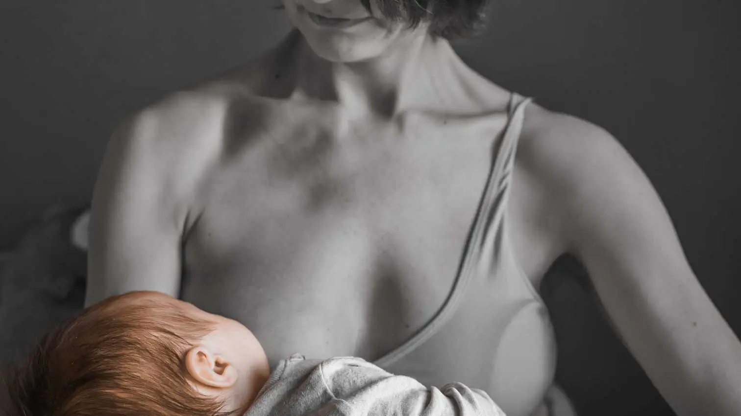 Je kojení při RS škodlivé, nebo ne? Odpověď na základě reálných dat z Česka